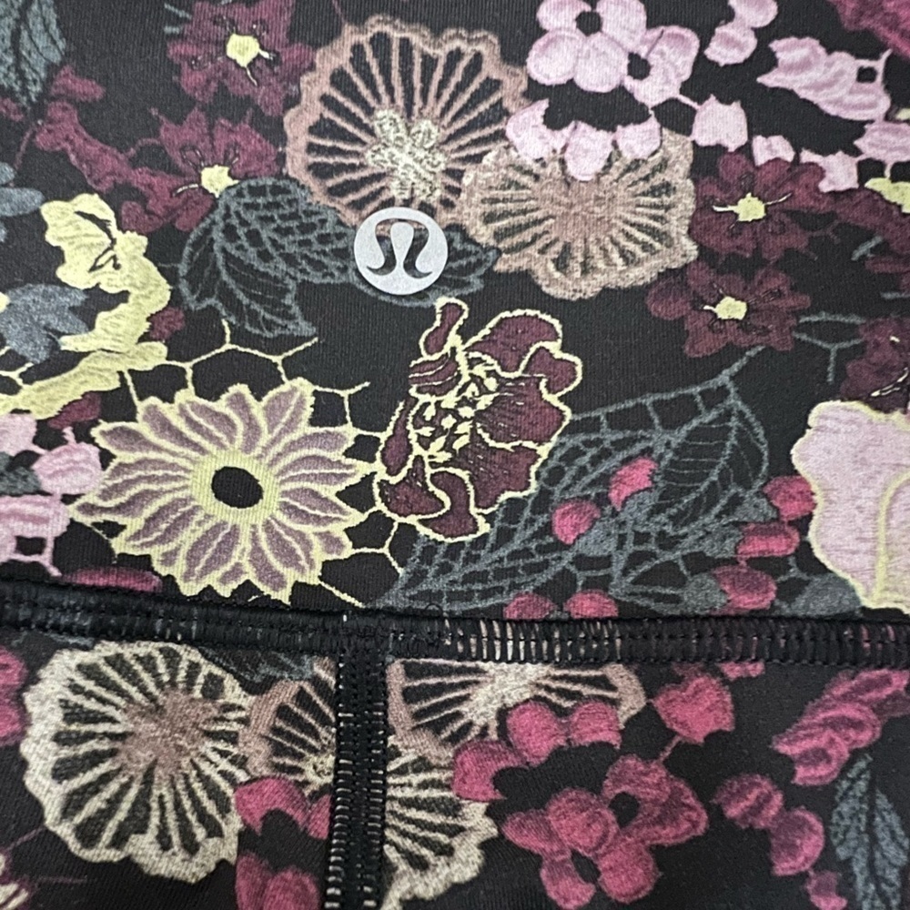 LULULEMON Wunder Under Crop Mid-Rise 21" Fluorolace Multi - Picture 7 of 8